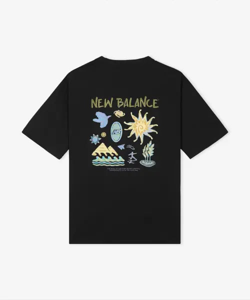 [NEW BALANCE] UNI Sunny Rainy Illustration Short Sleeve T-Shirt (Black) / NBNEG31643 / UNI 써니 레이니 일러스트 반팔티 (BLACK)