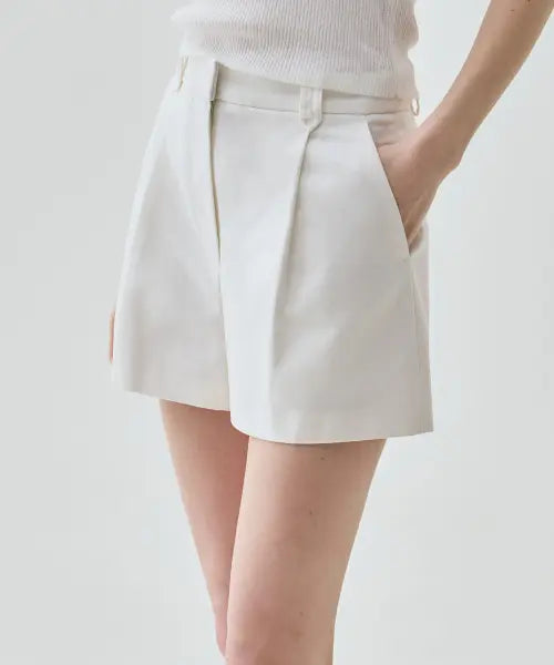 [DRAWFIT WOMEN] ONE-TUCK TWILL COTTON SHORT PANTS [WHITE] / 원턱 트윌 코튼 숏 팬츠 [WHITE]