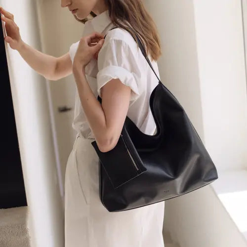 [ROH SEOUL] Pulpy hobo bag Black