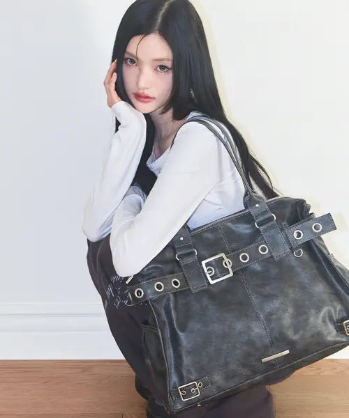 [ILLIGO] BELTED SQUARE TOTE BAG CHARCOAL / 벨티드 스퀘어 토트 백 차콜