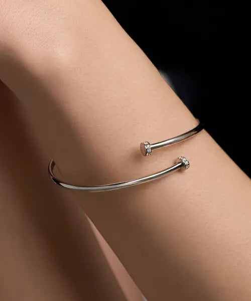 [LLOYD] Silver 925 Essential Peggy Cross Bangle Bracelet LLBS26106S / 실버 925 에센셜 페기 크로스 뱅글 팔찌 LLBS26106S