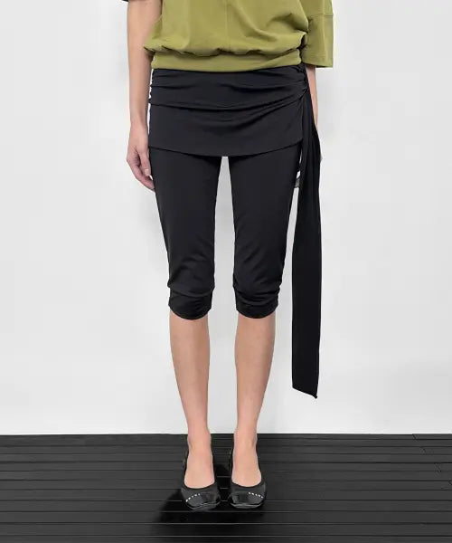 [SANDRIC] Capri Wrap Skirt Pants_Black