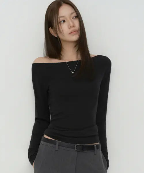 [MUSINSA STANDARD WOMAN] Women's Wool Tencel Off-Shoulder Long Sleeve T-Shirt [Black] / 우먼즈 울 텐셀 오프숄더 긴소매 티셔츠 [블랙]