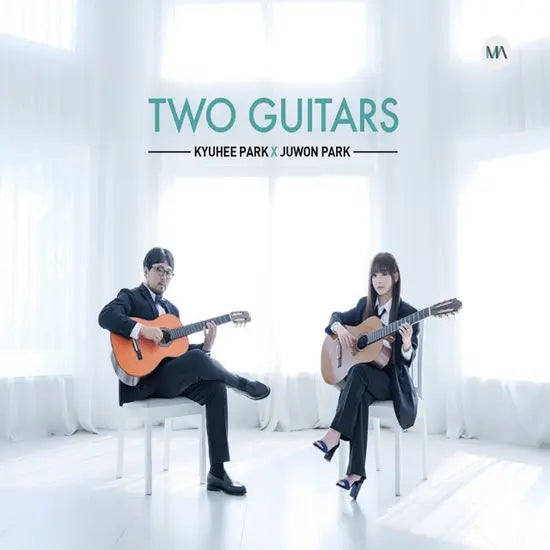 [K-Pop] TWO GUITARS [CD + Sheet Music] / TWO GUITARS [CD + 악보집] [클래식 기타리스트와 집시 기타리스트 듀오 미니 앨범: 투 기타즈]