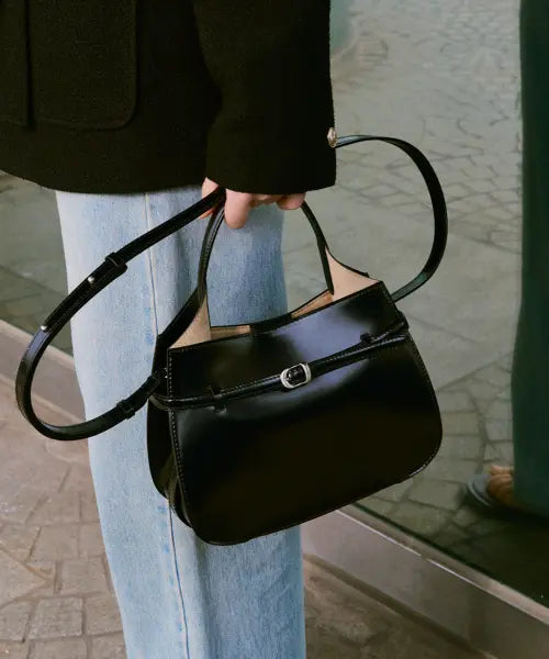 [OSTKAKA] Linea Tote Black / 리네아 토트 블랙