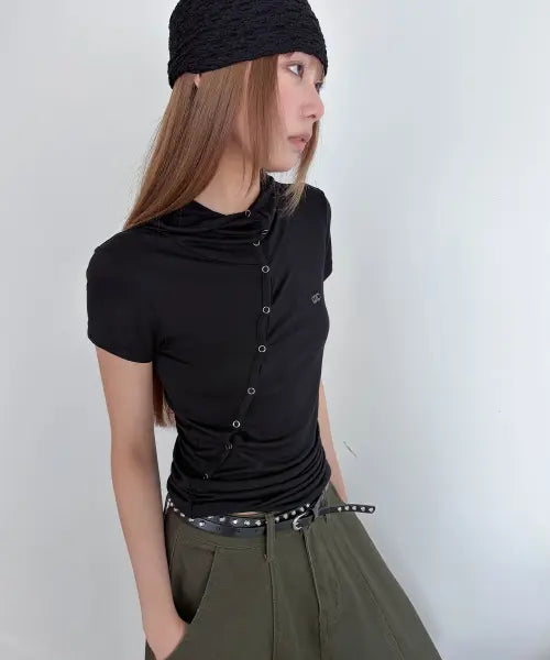 [CHICKS] Lap Button Shirring Slim Short Sleeve Hoodie Black / 랩 버튼 셔링 슬림 반팔 후드 블랙