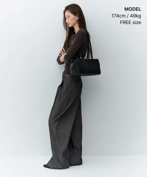 [MUSINSA STANDARD WOMAN] WOMAN HEXAGON DACHSHUND SHOULDER BAG [BLACK] / 우먼즈 헥사곤 닥스훈트 숄더백 [블랙]