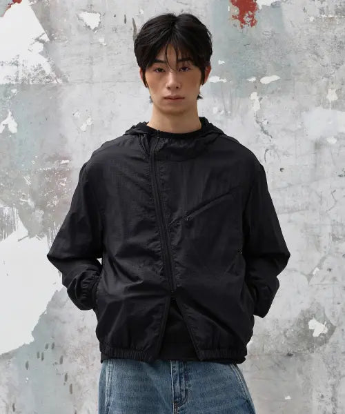 [AGOD] Oblique Hooded Windbreaker [Black] / 오블리크 후드 윈드 브레이커 [블랙]