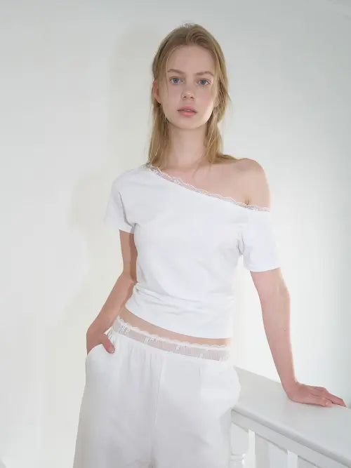 [SOFT SEOUL] ONE SHOULDER LACE TOP / 원 숄더 레이스 탑_화이트