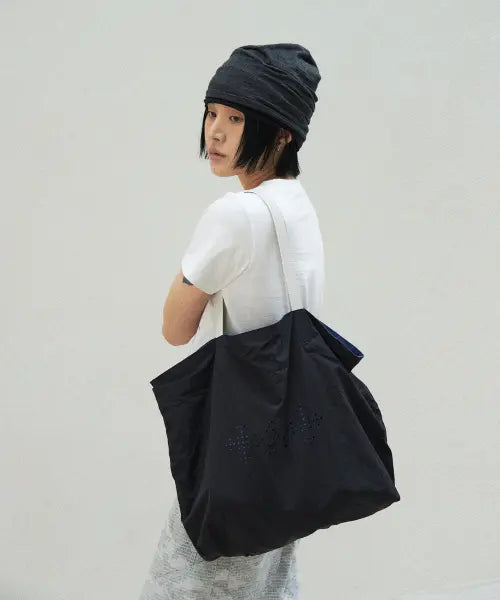 [SLOWACID] VISCOSE BLEND REVERSIBLE CITY BAG [BLACK] / 비스코스 블렌드 리버시블 시티백 [블랙]
