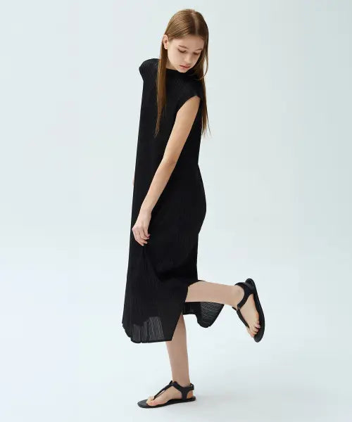 [YOYOYOY] Essential Slit Pleats Dress_2colors / 에센셜 슬릿 플리츠 원피스_2colors