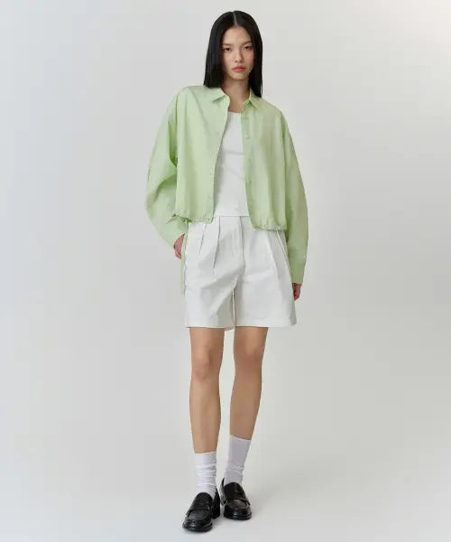 [MUSINSA STANDARD WOMAN] WOMENS REVERSE TWO TUCK WIDE CHINO SHORTS [WHITE] / 우먼즈 리버스 투 턱 와이드 치노 쇼츠 [화이트]