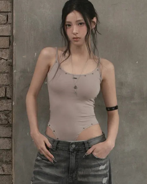 [KHAKIPOINT] Stud Bodysuit Sleeveless (beige)