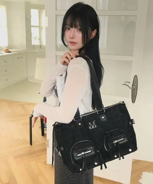 [MUCENT] ROZAN LEOPARD METAL LOGO SHOULDER BAG UNISEX / 로잔 호피 메탈 로고 숄더백 남녀공용
