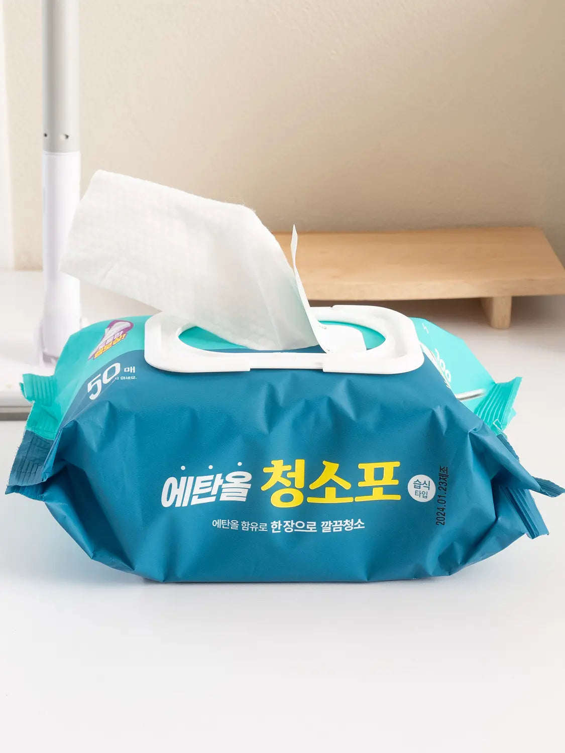 [DAISO] Ethanol Cleaning Wipes (50 count) / 에탄올 청소포 50매입