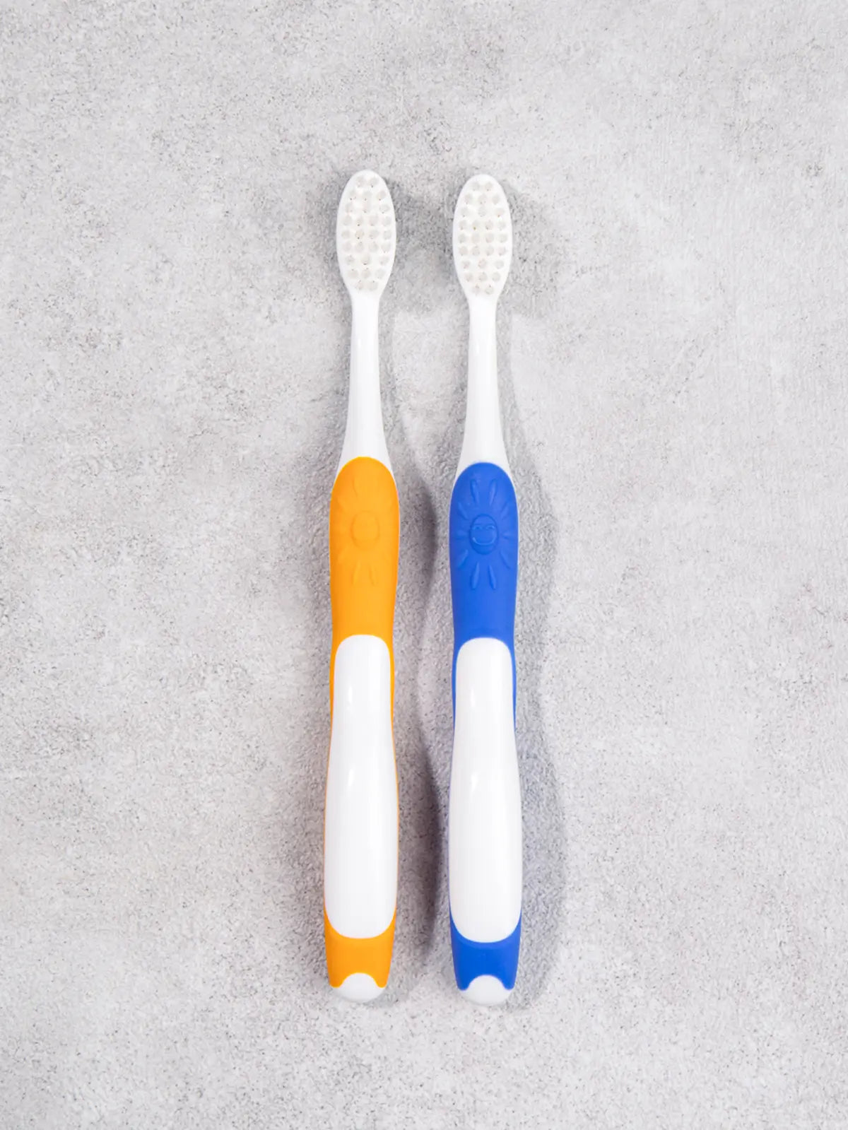 [DAISO] Children's Dental Care Toothbrush (2-Pack) / 어린이용 덴탈 케어 칫솔 2개입