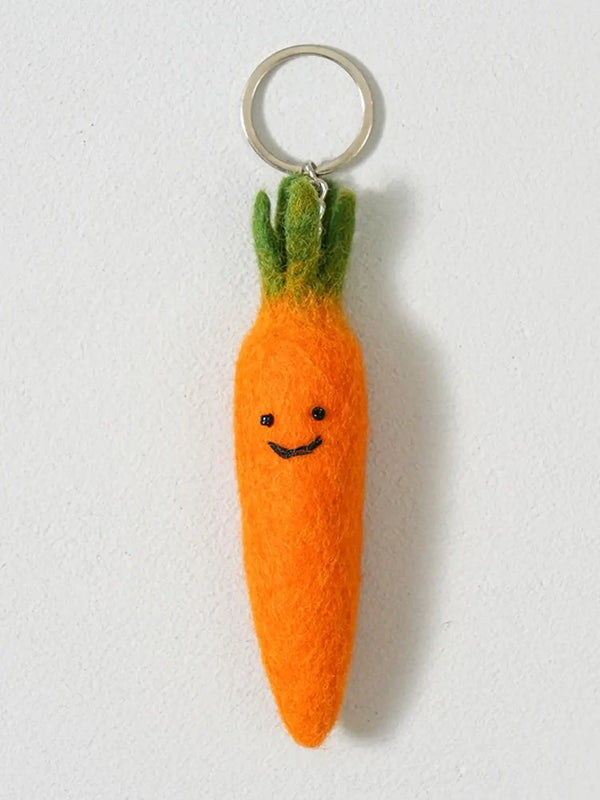 [DAISO] Rural Vacation Wool Keychain Carrot / 시골휴가 양모 키홀더 당근