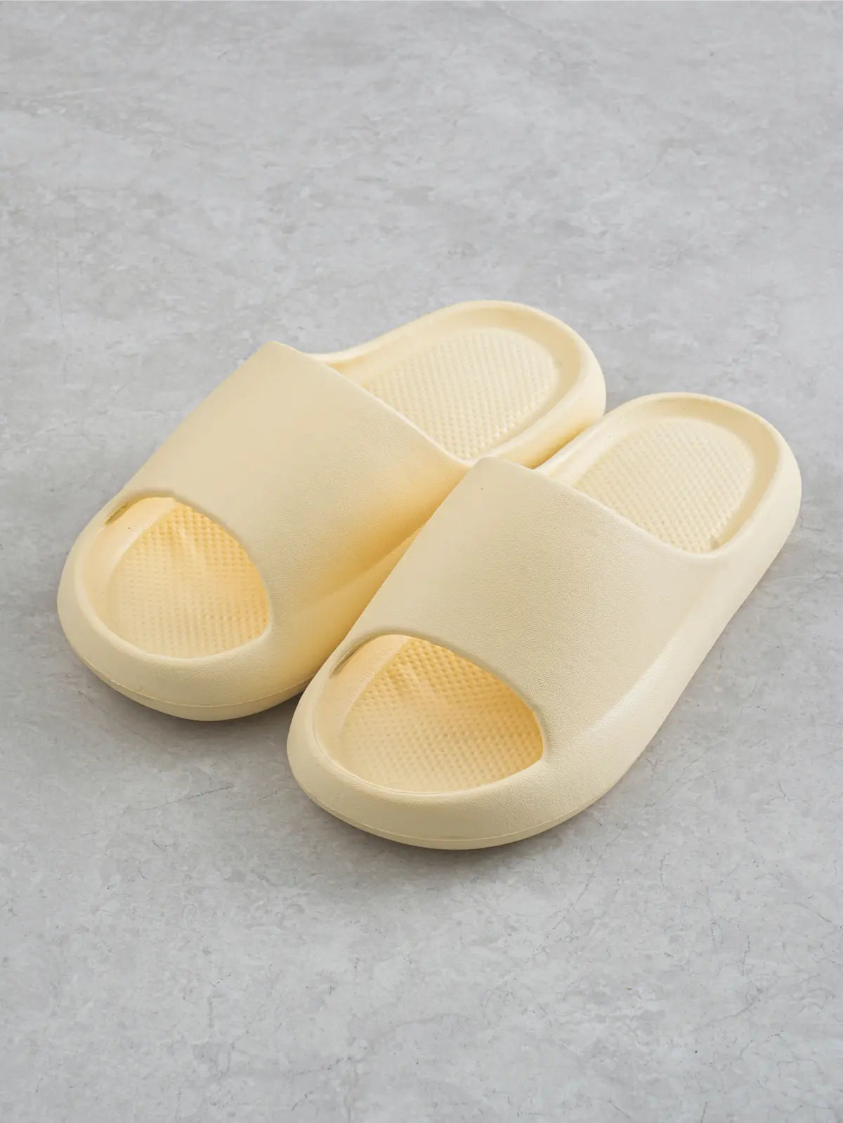 [DAISO] EVA Cushion Slippers - Yellow (240mm) / EVA 푹신 쿠션 슬리퍼 240 mm 옐로우