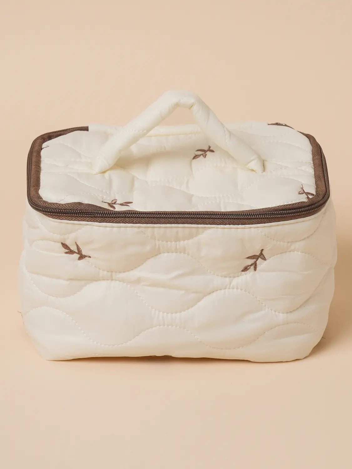 [DAISO] Quilted Embroidery Makeup Pouch / 퀼팅 자수 메이크업 파우치