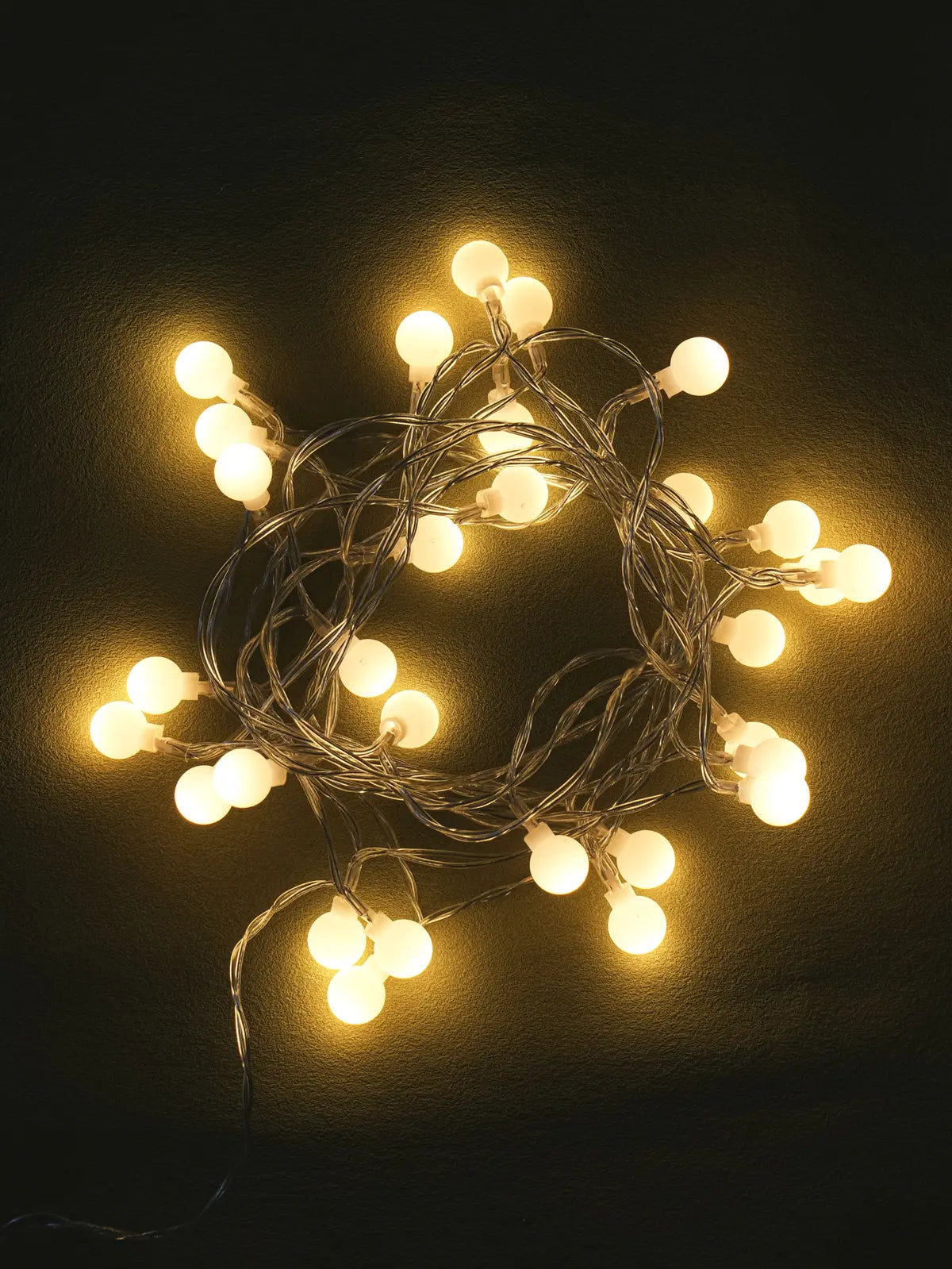[DAISO] 30-Bulb Mini Cherry LED String Lights (Warm White) / 인테리어 LED 미니 앵두 30구 전구색
