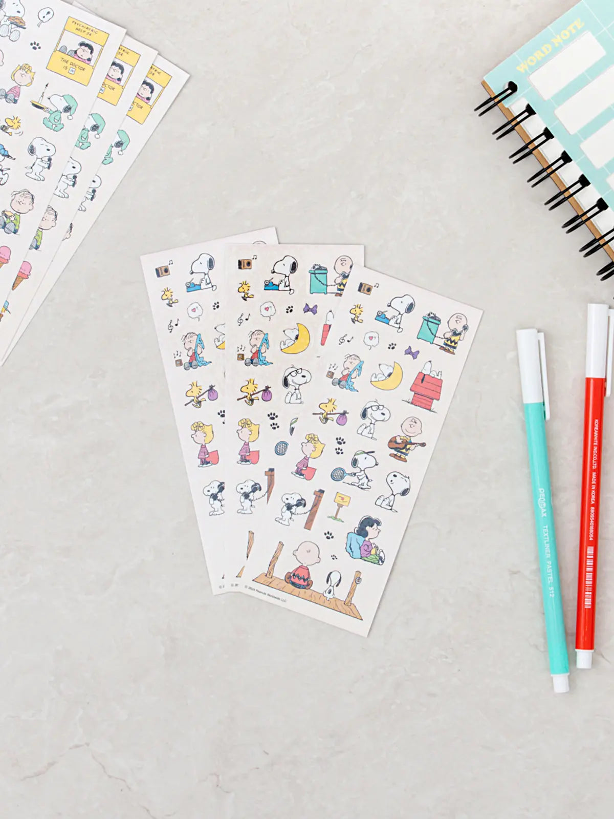 [DAISO] Peanuts Hologram Seal Sticker (3 Sheets) / 피너츠 홀로그램 씰스티커 3매입