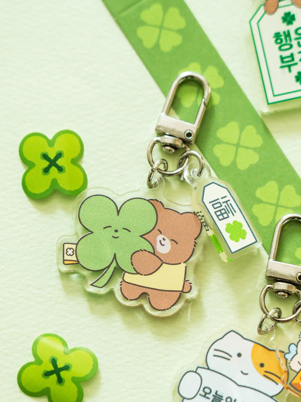 [DAISO] Lucky Acrylic Keychain - Bear / 행운 아크릴 키링 곰돌이