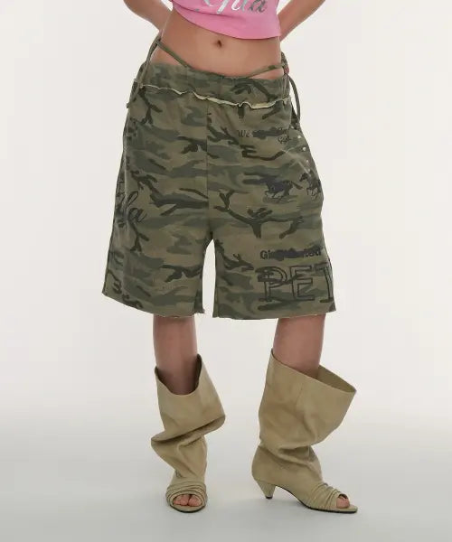 [GILAARCHIVE] STRAP WAIST DOODLE BERMUDA SWEAT SHORTS_CAMO
