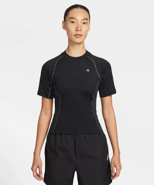 [NIKE] W ACG DF WILDSEE BSLYR SS TOP - BLACK/ANTHRACITE/(SUMMIT WHITE) / ACG 와일드씨 드라이 핏 반소매 베이스 레이어 탑 W - 블랙:앤트러사이트:서밋 화이트 / IO1461-010