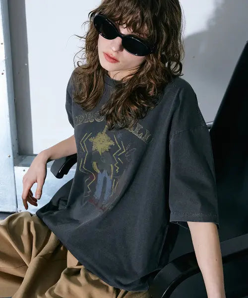 [GAKKAI UNIONS] Hero World Pigment Short Sleeve T-Shirt Charcoal / 히어로 월드 피그먼트 반팔 티셔츠 차콜