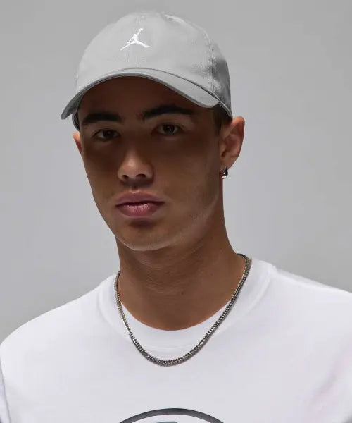 [NIKE] U J CLUB CAP US CB WSH JM - LT SMOKE GREY/(WHITE) / 조던 클럽 언스트럭처 커브 빌 모자 - 라이트 스모크 그레이:화이트 / HQ1963-077