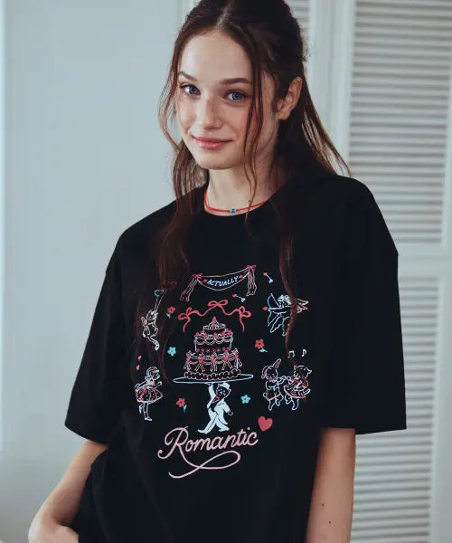 [CPGN STUDIO] Romantic Cake Short Sleeve T-Shirt Black / 로맨틱 케이크 반팔티 블랙