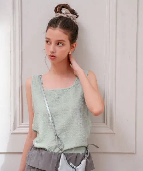 [PIGMENT] Waves Square Sleeveless Top / 웨이브스퀘어나시 (JXVT260501)