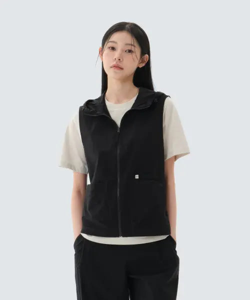 [SNOWPEAK APPAREL] Root Women's Hooded Vest (S26MWRVE65) Black / 루트 여성 후드 베스트 (S26MWRVE65) Black