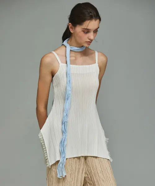 [YOYOYOY] Slit Lace Pleats Sleeveless Blouse / 슬릿 레이스 플리츠 슬리브리스 블라우스_2colors