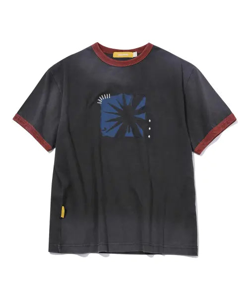[MAINBOOTH] Sun Trace T-shirt(CHARCOAL)