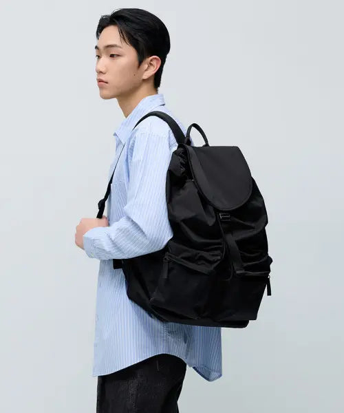 [MUSINSA STANDARD] CRINKLE TWO POCKET FLAP BACKPACK [BLACK] / 크링클 투 포켓 플랩 백팩 [블랙]