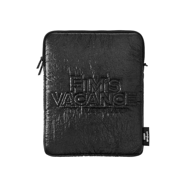 [LE SSERAFIM] [FIM'S CLUB X EARP EARP] LAPTOP POUCH (BLACK ver.)