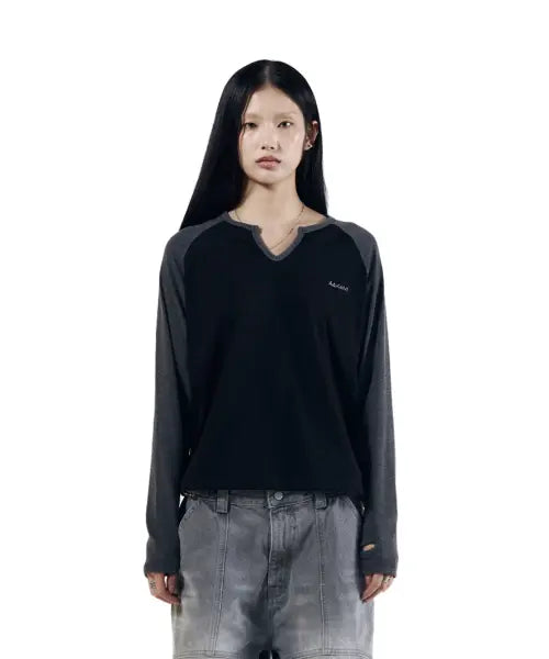 [AAKAM] Slit Raglan Long Sleeve (Black)