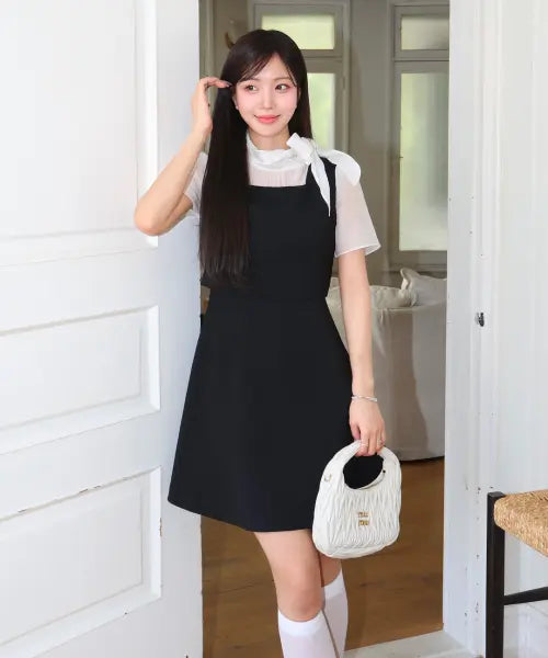 [ROEM] Colorblock Tie Mini Dress / 배색 타이 미니 원피스 RMOWG25NT3