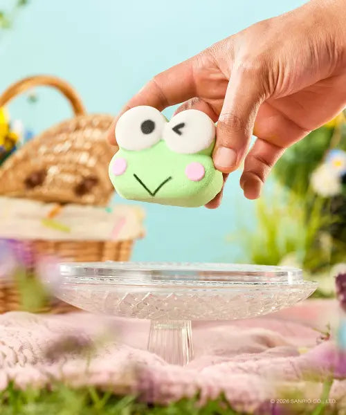 [LUSH] [LUSH x Sanrio Characters] Keroppi 105g - Bath Bomb / [러쉬 x 산리오 캐릭터즈] 케로케로케로피 105g - 배쓰 밤/입욕제