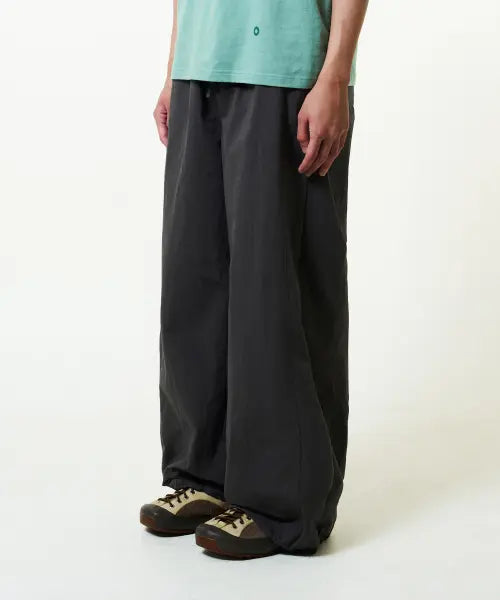 [THE COLDEST MOMENT] TCM mini logo nylon pants (brown)