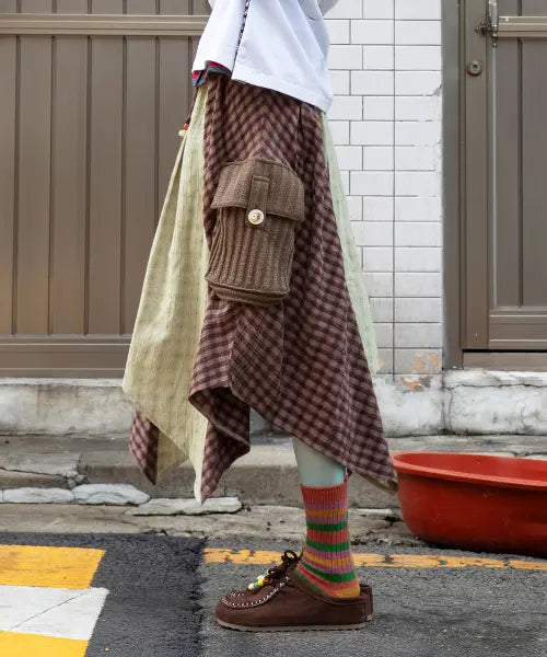 [RuNaKi'Hu'] WXSK016 Hirari Unbalanced Check Skirt (BROWN/KHAKI) / WXSK016 히라리 언발란스 체크 스커트 (BROWN/KHAKI)