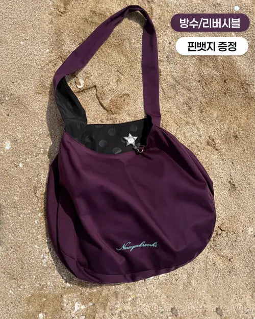 [NEWYORKWORKS] DUAL TWO WAY SHOULDER CROSS BAG_PURPLE / [리버시블/핀뱃지증정] 듀얼 투웨이 숄더 크로스백 가방_PURPLE