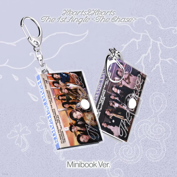 [Hats to Hearts] Hearts2Hearts (하츠투하츠) - Single Album Vol. 1: The Chase (Minibook Ver.) / Hearts2Hearts (하츠투하츠) - 싱글앨범 1집 : The Chase [Minibook Ver.](스마트앨범) [2종 중 1종 랜덤발송]