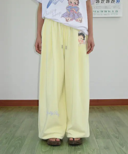 [RONRON] BETTY BOOP LETTERING SWEAT JOGGER PANTS SOFT YELLOW