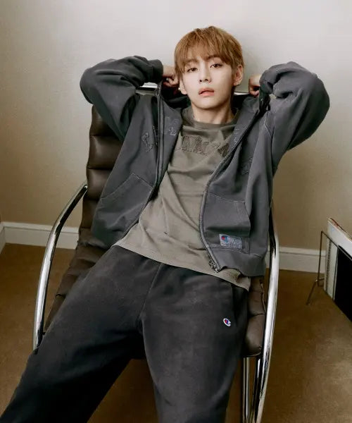 [CHAMPION] Arch Logo Loose Fit Apparel Dyeing Hood Zip-up Charcoal / 아치 로고 루즈핏 아플리케 다잉 후드 집업 Charcoal