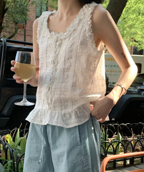 [TOAVE] Villa Jacquard Sleeveless Blouse (Ivory)
