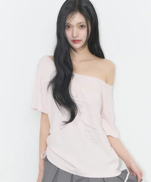 [ILLIGO] RIBBON STRING OFF SHOULDER T-SHIRT PINK / 리본 스트링 오프숄더 티셔츠 핑크