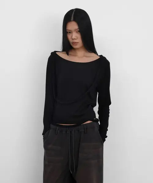 [SANDRIC] Strap Wide Neck T_Black