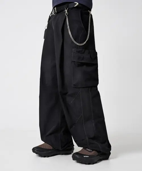 [DIMITRI BLACK] VLAD CURVED BANDING CARGO PANTS_BLACK / VLAD 커브드 밴딩 카고 팬츠_블랙